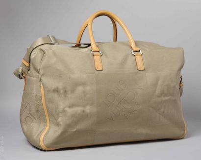LOUIS VUITTON (2003)
SAC DE VOYAGE en toile...