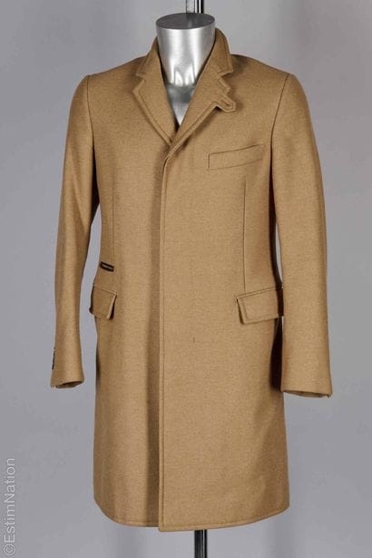HERMÈS
MANTEAU en poil de chameau camel,...