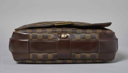 LOUIS VUITTON (2006)
SACOCHE 