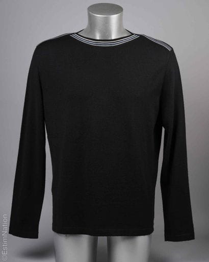 HERMÈS
PULL en cachemire, laine et soie noir,...