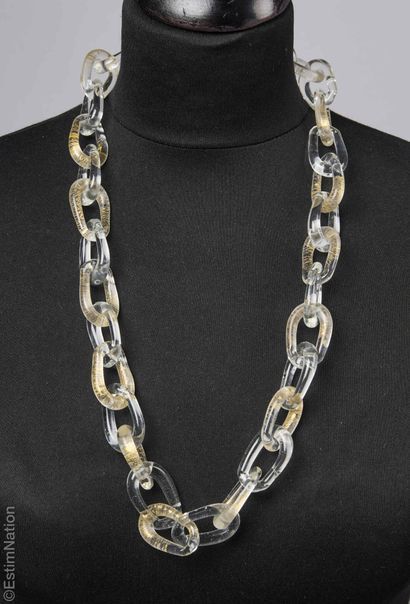 ANONYMOUS VINTAGE
NECKLACE made of glass...