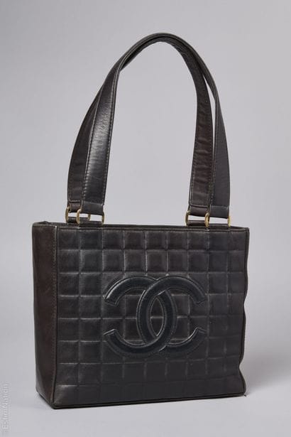 CHANEL PAR KARL LAGERFELD (2002/03)
PETIT...