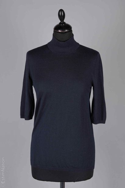 ERIC BOMPARD, MAX MARA
DEUX GILETS en tricot...