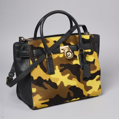 MICHAEL MICHAEL KORS
CABAS in black leather...