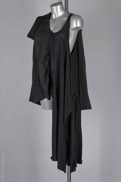 YOHJI YAMAMOTO COLLECTIONS
FAUX DEUX PIECES...