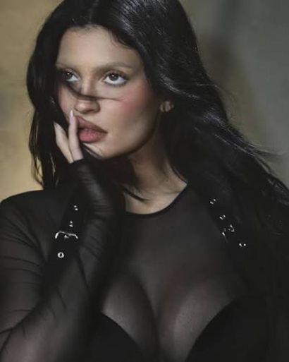 KHY X DILARA FINDIKOGLU (2025)
Black denim-style...