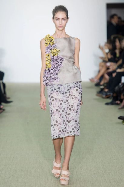 ANNA SUI, GIAMBATTISTA VALLI (COLLECTION...