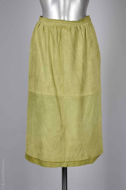 LOEWE VINTAGE
JUPE midi en peau absinthe...