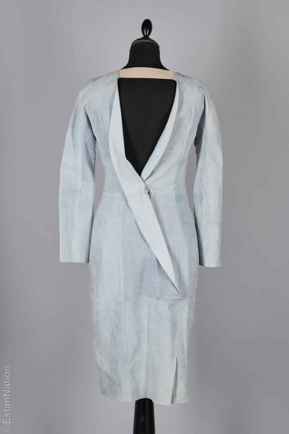 ANONYME
ROBE en peau légèrement stretch bleu...