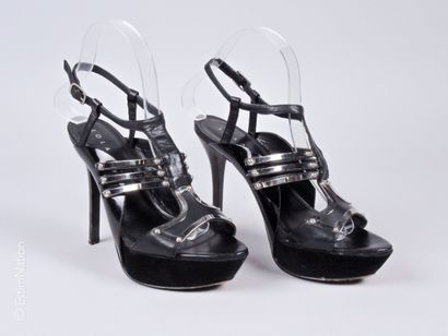 LOLA CRUZ
Pair of platform SANDALS in black...