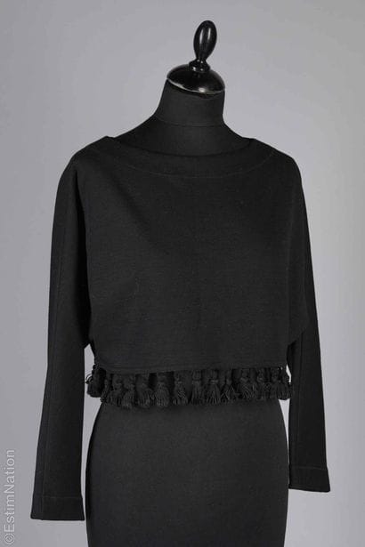 SONIA FARES
CROP TOP en lainage noir agrémenté...