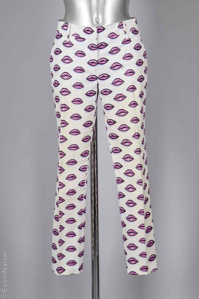 PRADA (2017)
Cotton pants with a lip print...