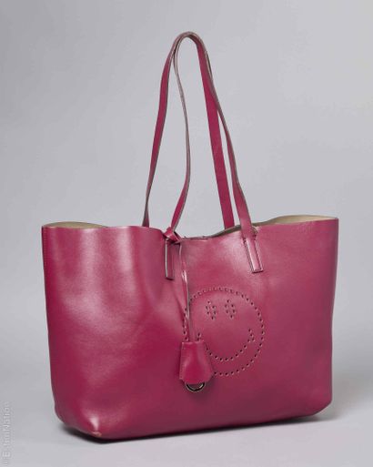 ANYA HINDMARCH
CABAS en cuir fuchsia ajouré...
