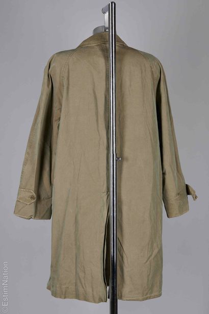 BURBERRY'S VINTAGE
Unisex khaki cotton overcoat...
