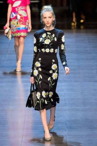 DOLCE & GABBANA (SPRING-SUMMER 2016 COLLECTION)
Black...