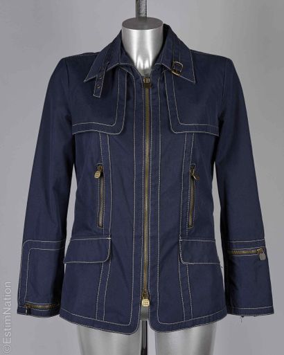 FENDI
VESTE en coton marine surpiquée ivoire,...