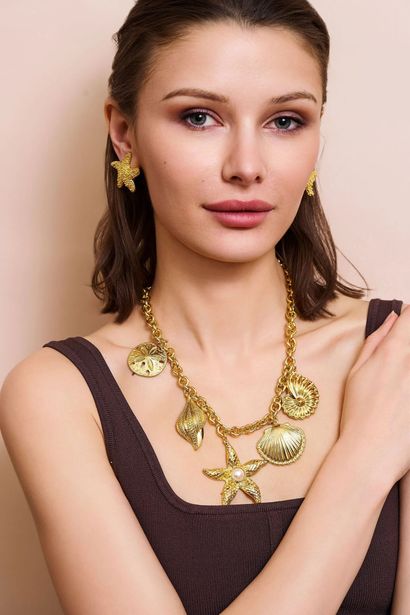 KENNETH J LANE
Gold-plated metal necklace...