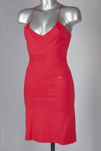 CHANEL (COLLECTION PRINTEMPS-ÉTÉ 2004)
ROBE...