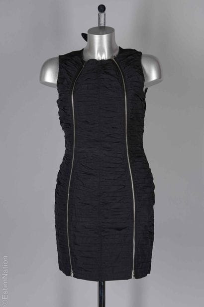 CARVEN
ROBE en ottoman plissé noir figurant...