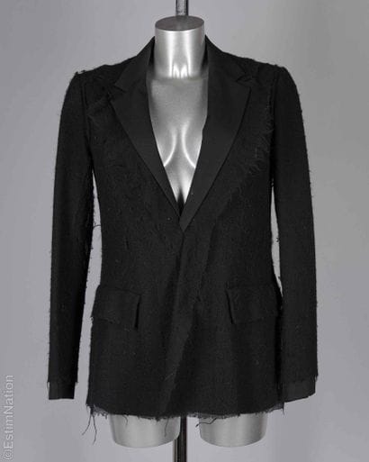YOHJI YAMAMOTO
Jacket in black jute-style...