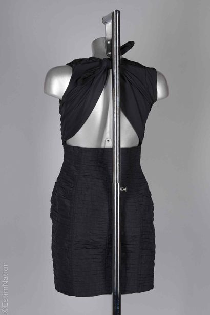 CARVEN
ROBE en ottoman plissé noir figurant...