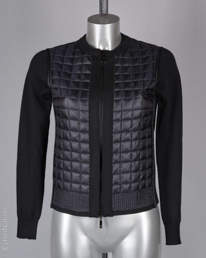 MONCLER, JIL SANDER NAVY
VESTE en lainage...