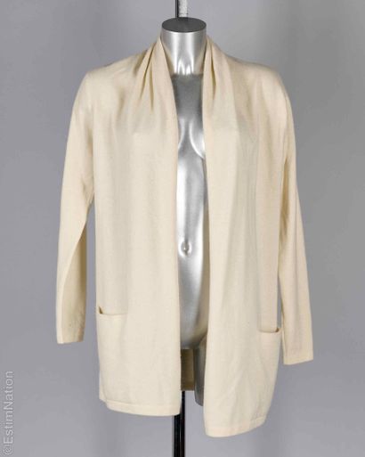 ERIC BOMPARD
TROIS GILETS en coton cachemire...