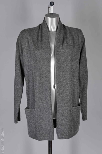ERIC BOMPARD, MAX MARA
DEUX GILETS en tricot...