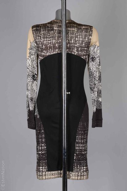 CLASS ROBERTO CAVALLI
ROBE en épaisse viscose...