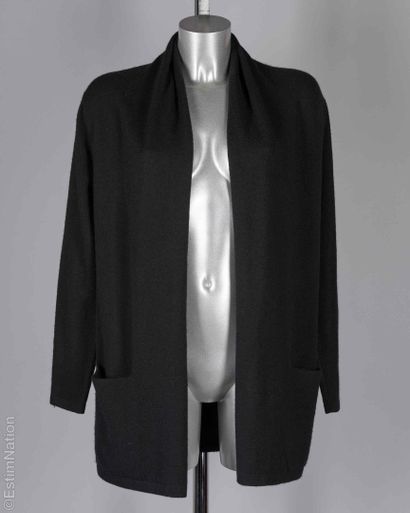 ERIC BOMPARD
TROIS GILETS en coton cachemire...
