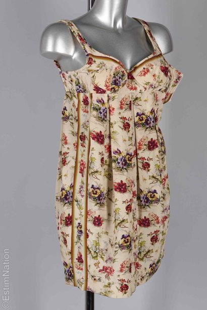 JEAN PAUL GAULTIER FEMME
ROBE d'inspiration...