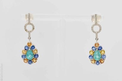 SAPPHIRE AND DIAMOND EARRINGS
Pair of 925/°°...