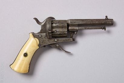 REVOLVER circa 1870
Revolver à broche, six...
