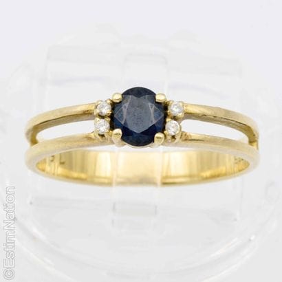 14K GOLD RING WITH SAPPHIRE
14K gold ring...