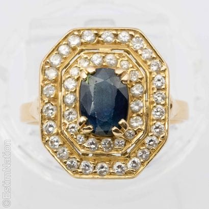 SAPPHIRE AND DIAMOND RING
An octagonal ring...