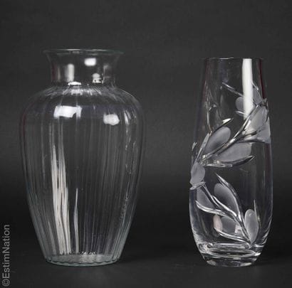 MODERN GLASSWARE
Large molded, satin-finished...