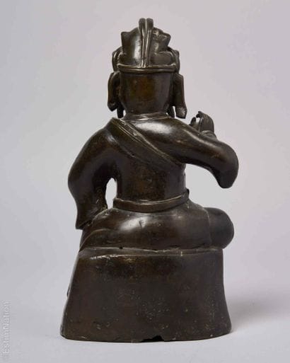 ASIA 
Bronze statuette of Guanyu, the guardian...