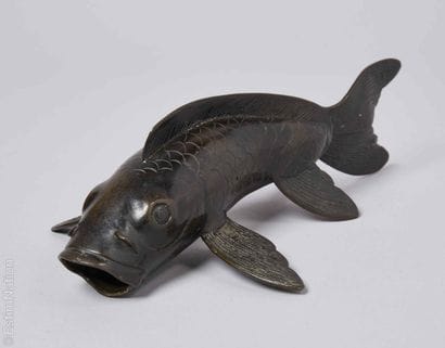 JAPAN
Bronze okimono with a brown patina,...