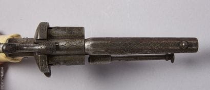 REVOLVER circa 1870
Revolver à broche, six...