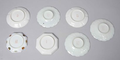 ART OF ASIA
Set of seven porcelain cups and...
