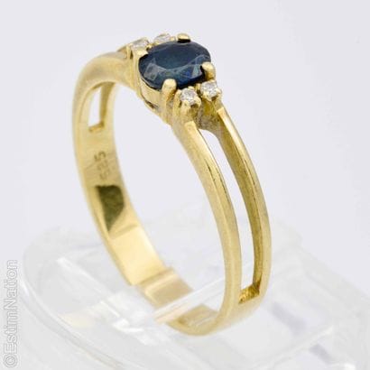 14K GOLD RING WITH SAPPHIRE
14K gold ring...