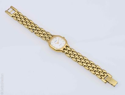 TISSOT
Women's gold-tone metal wristwatch,...