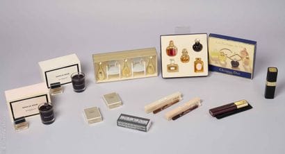 PERFUMES - MINIATURES
Set of approximately...