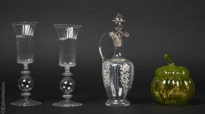 GLASSWARE 
Set consisting of: 
- MURANO 
Two...