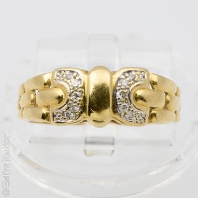 SET OF TWO GOLD RINGS
Set consisting of two...