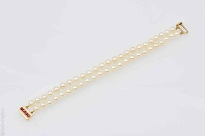 PEARL BRACELET
Bracelet composed of a double...