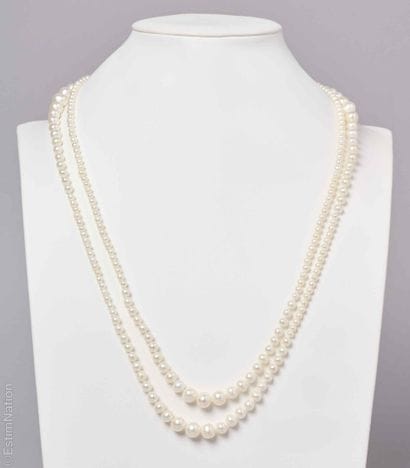 PEARL NECKLACE
A long necklace made of freshwater...