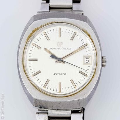 GIRARD-PERREGAUX
Steel wristwatch, tonneau-shaped...