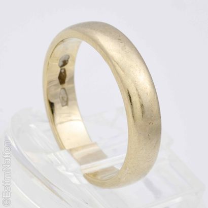 SET OF TWO WHITE GOLD WEDDING RINGS
Set consisting...