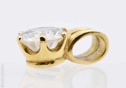 YELLOW GOLD AND DIAMOND PENDANT
18K (750...